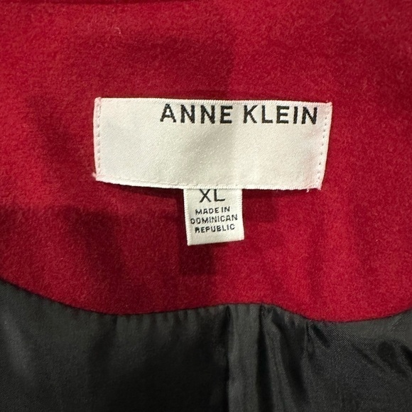 Women’s Anne Klein Burgundy Wool Blend Coat With Black Buttons, EUC! - Picture 7 of 8